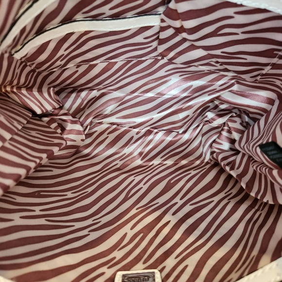 Guess white bag in preloved condition! - Picture 7 of 15